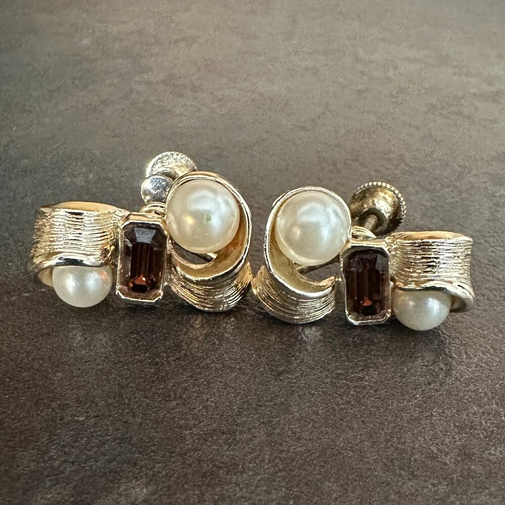 Vintage Lisner Faux Pearls and Topaz Colored Stones Screw Back Earrings